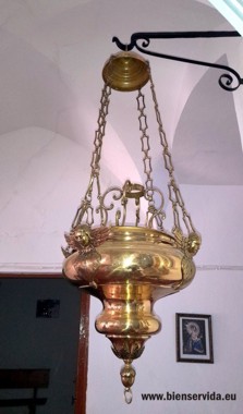 L�mpara de aceite de la iglesia, actualmente en la Ermita de Turruchel