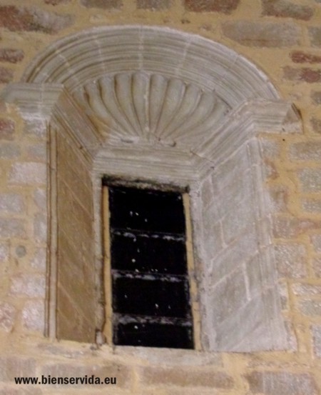 Ventana plateresca (Calle del Cura, aspecto interior)