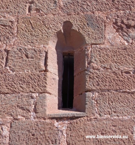 Ventana de la sacrist�a. Planta inferior.