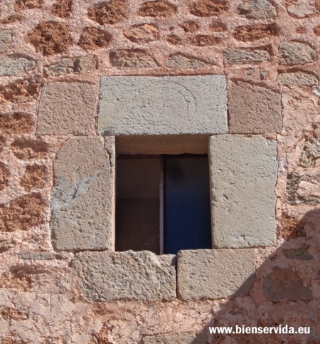 Ventana del coro en fachada sur.