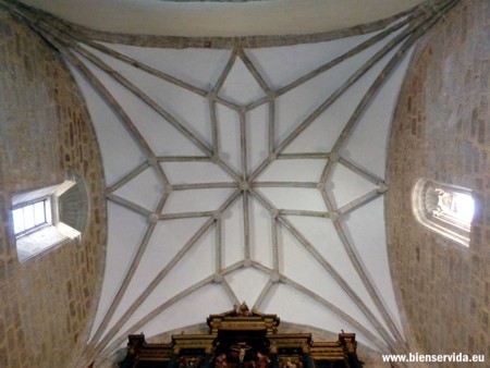 B�veda de crucer�a sobre el presbiterio.