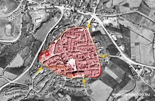 Per�metro de la primitiva villa de Bienservida sobre fotograf�a a�rea de los a�os 50